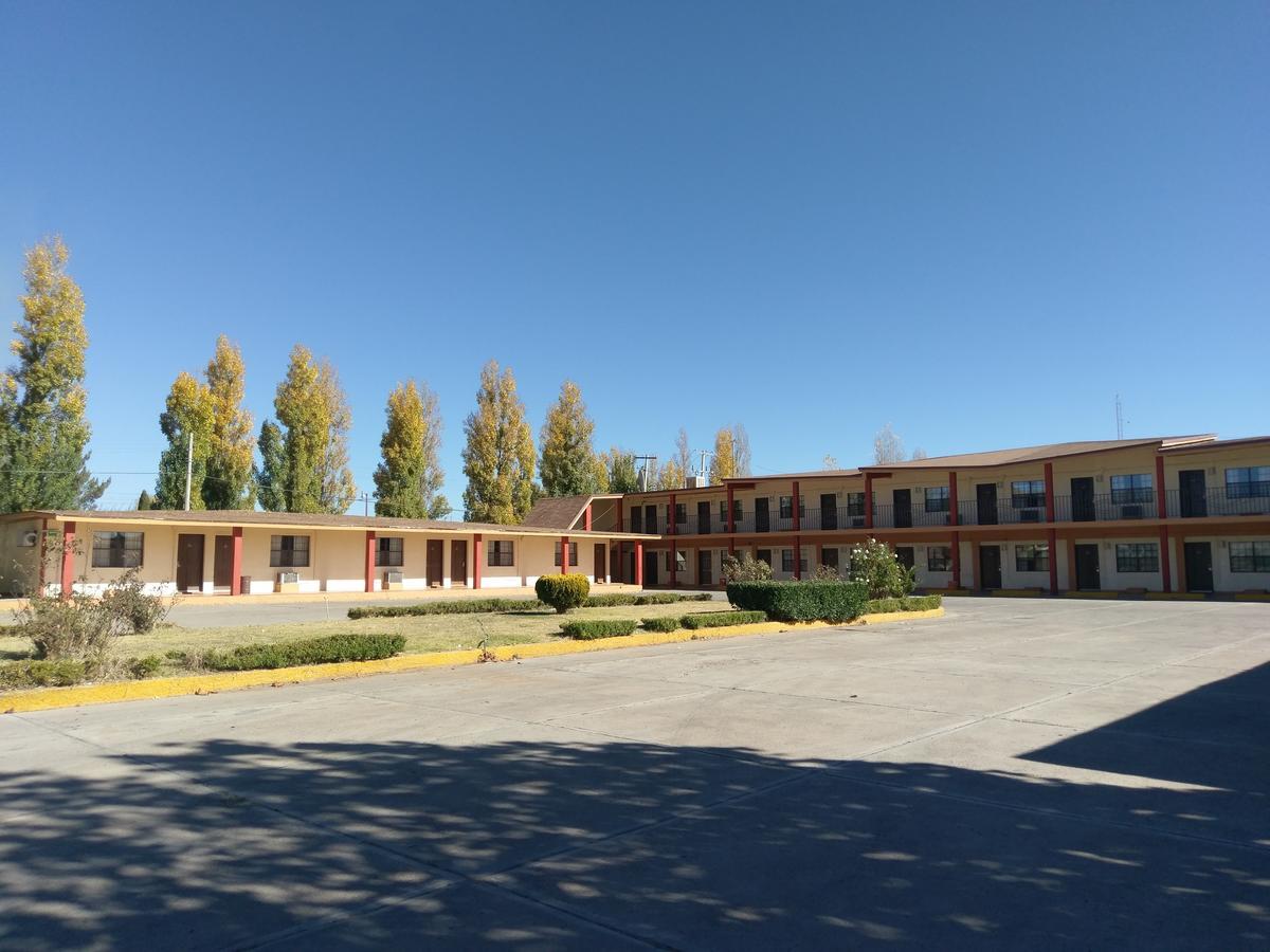 Hotel Del Camino Cuauhtémoc Екстериор снимка