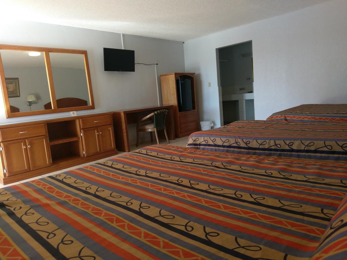 Hotel Del Camino Cuauhtémoc Екстериор снимка